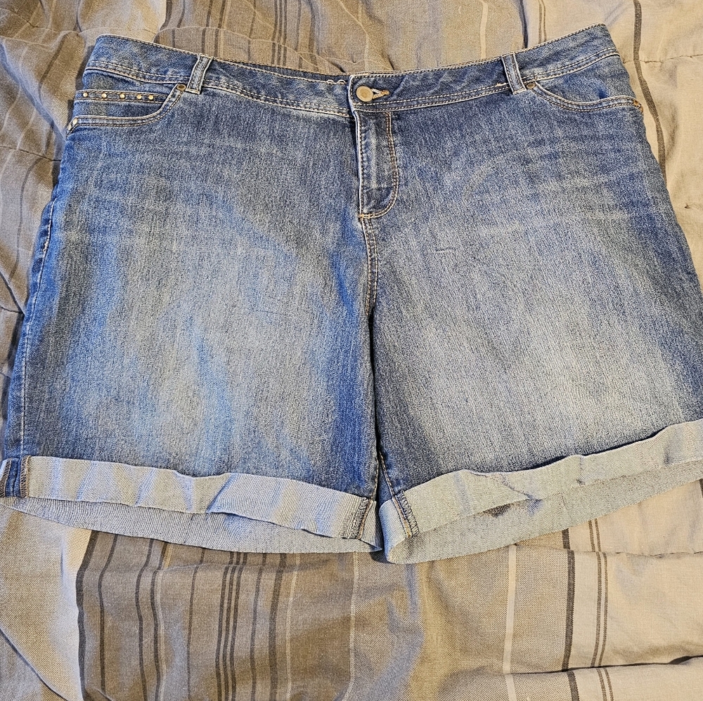 Modern Fit Blue Jean Walking Shorts Women's 18W